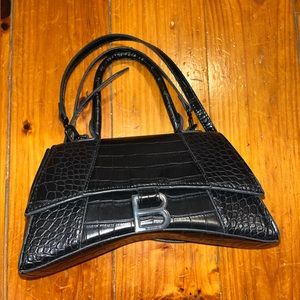 Black purse! Used—but clean